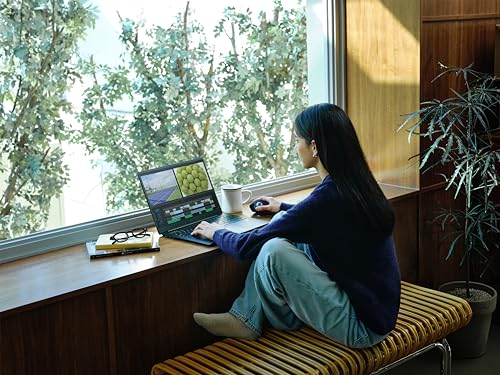 LG gram Pro 16-inch OLED Ultra-Light Laptop, Intel Core Ultra 7, 32GB RAM, 2TB SSD - Image 9